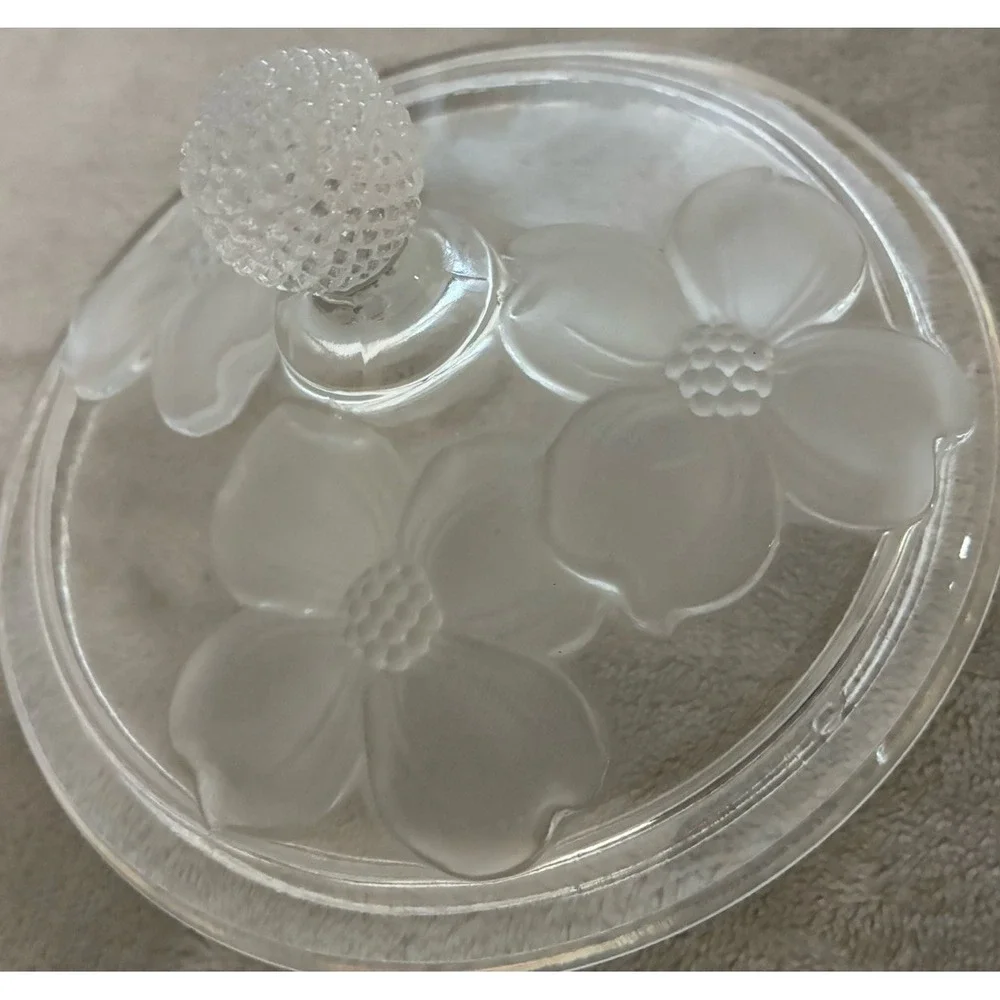 Vintage Clear Glass Divided Candy Dresser Dish Box with Lid‎ Frosted Dogwood